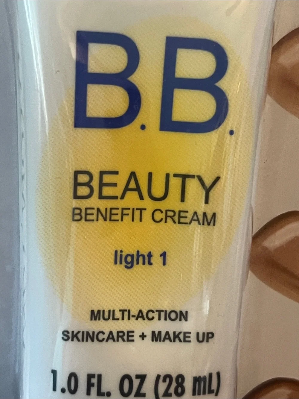 CANDY MOYO B.B. Beauty Benefit Cream - Light 1 (Cream Shade)
